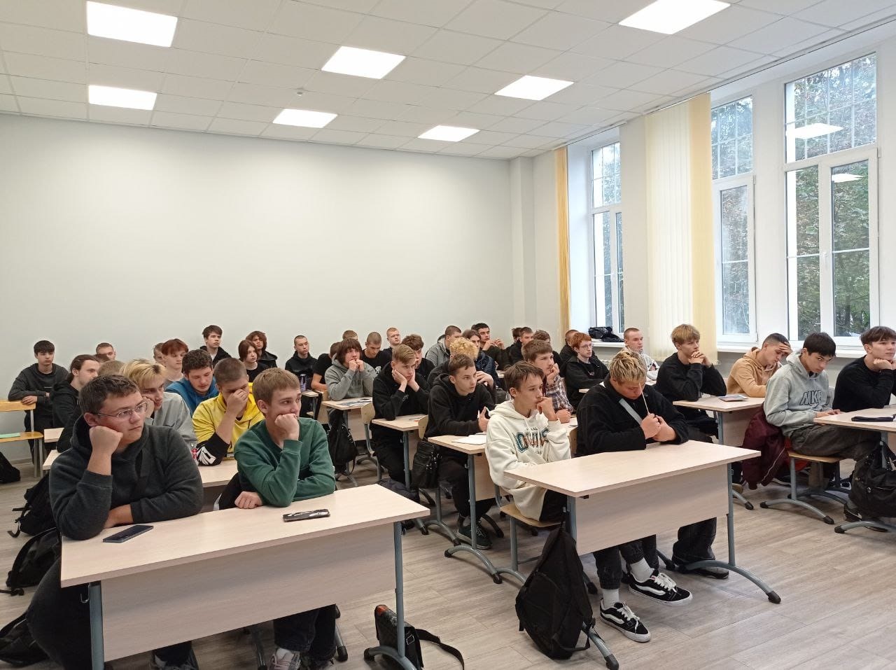 Разговоры о важном в Прибалтийском судостроительном техникуме. День второй Разговоры о важном в Прибалтийском судостроительном техникуме. День второй